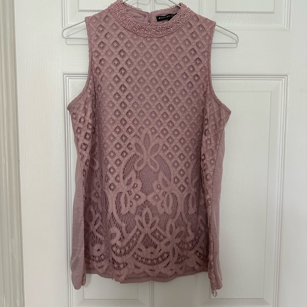 Elegant Lace Sleeveless Top in Pink